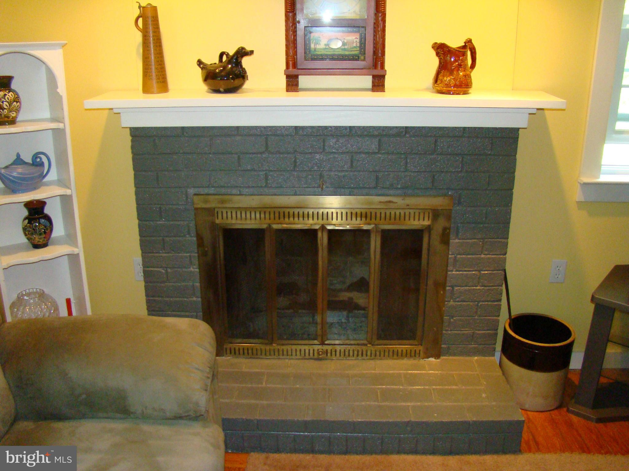 637 Pine Grove Road Bluemont, VA 20135 - Photo 13 of 29 Living Room