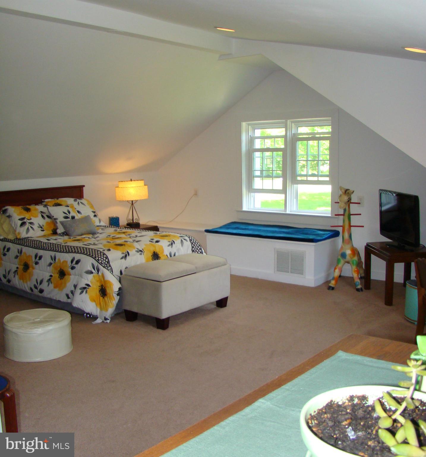 637 Pine Grove Road Bluemont, VA 20135 - Photo 17 of 29 Bedroom