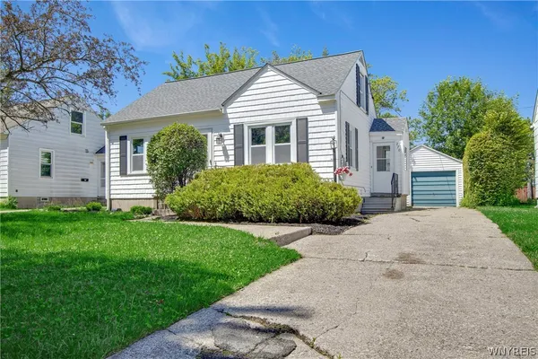 $279,900 | 270 Merrymont Road, Cheektowaga, NY 14225