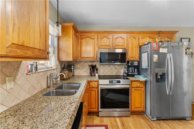 $335,000 | 1220 Dakota Star Court, Grain Valley, MO 64029