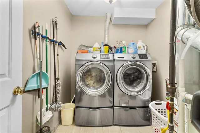 $335,000 | 1220 Dakota Star Court, Grain Valley, MO 64029