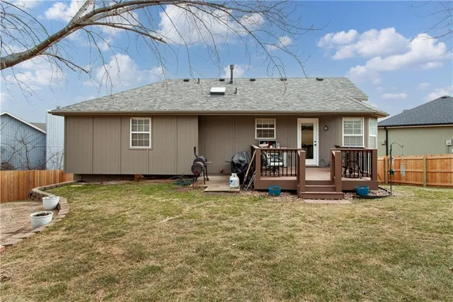 $335,000 | 1220 Dakota Star Court, Grain Valley, MO 64029
