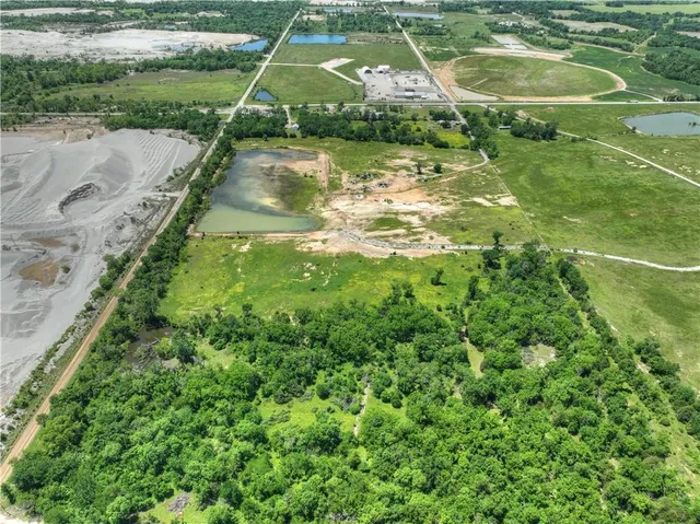 $295,000 | 12001 Highway 69, Baxter Springs, KS 66713