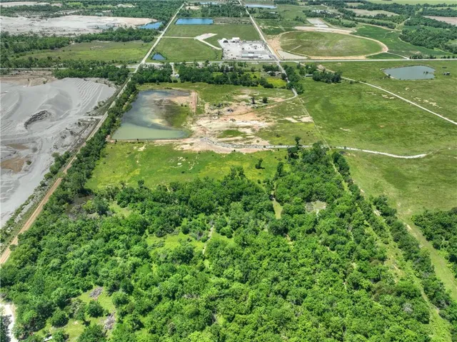 $295,000 | 12001 Highway 69, Baxter Springs, KS 66713