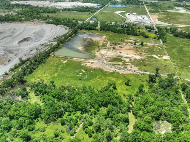 $295,000 | 12001 Highway 69, Baxter Springs, KS 66713