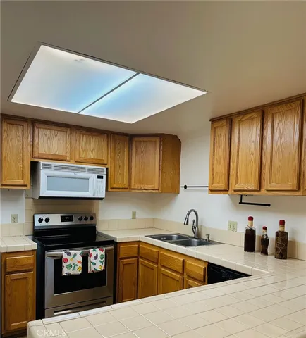 $2,900 | 2700 North Brea Boulevard, Unit 24, Fullerton, CA 92835