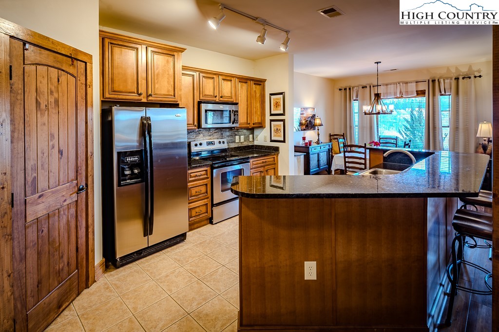 162 F Red Deer Run, Unit F Banner Elk, NC 28604 - Photo 13 of 38