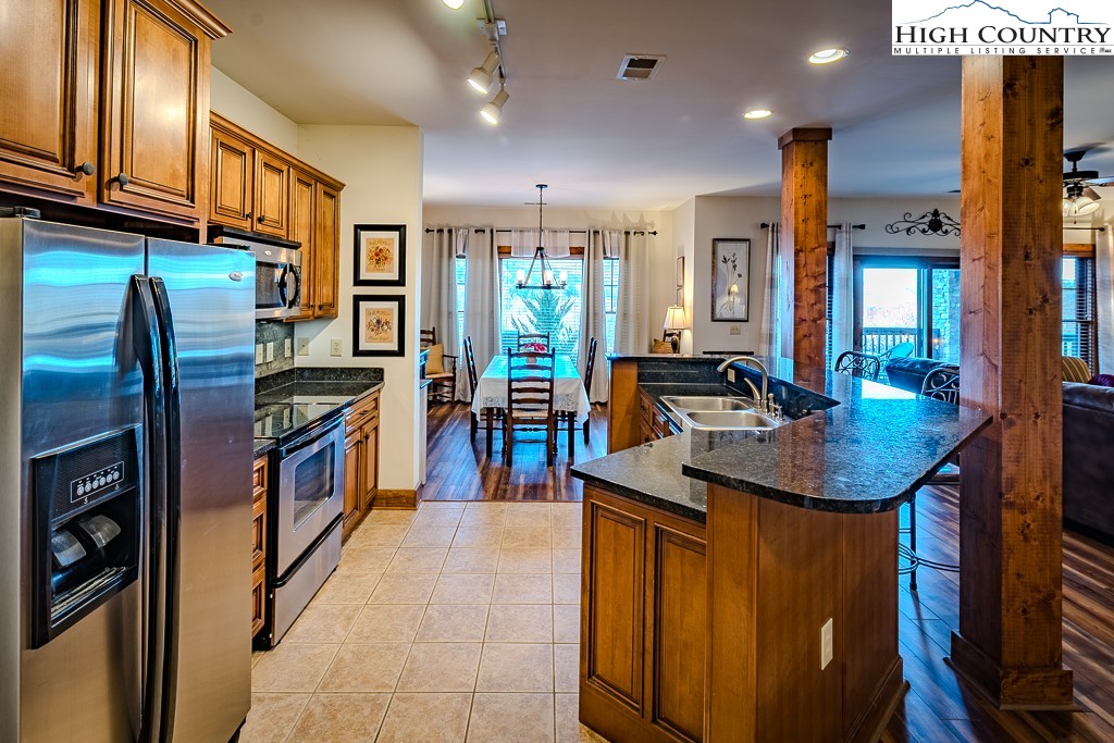 162 F Red Deer Run, Unit F Banner Elk, NC 28604 - Photo 14 of 38