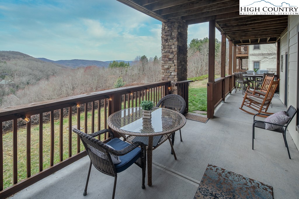 162 F Red Deer Run, Unit F Banner Elk, NC 28604 - Photo 3 of 38