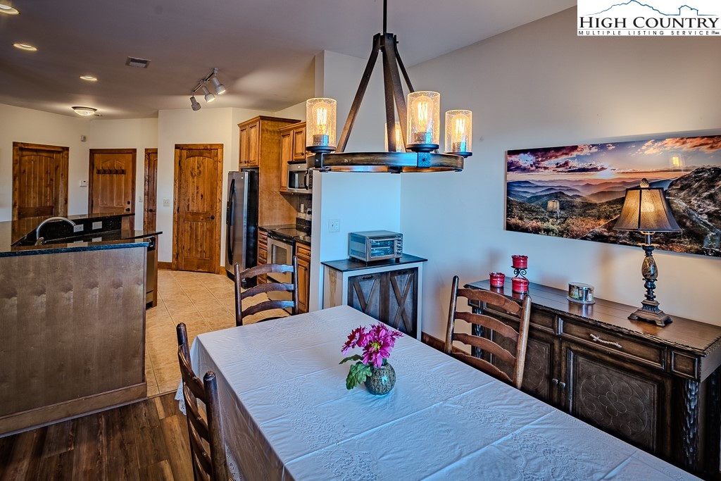 162 F Red Deer Run, Unit F Banner Elk, NC 28604 - Photo 10 of 38