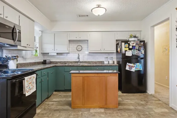 $375,000 | 2338 North Tool Drive, Seven Points, TX 75143