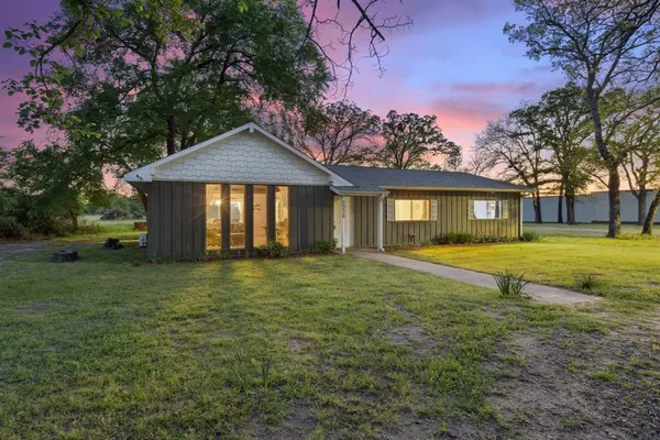 $375,000 | 2338 North Tool Drive, Seven Points, TX 75143