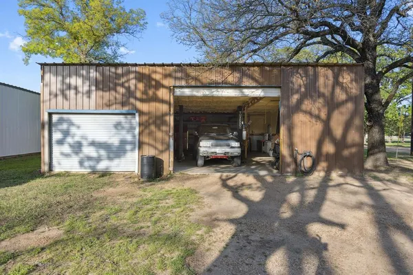 $375,000 | 2338 North Tool Drive, Seven Points, TX 75143