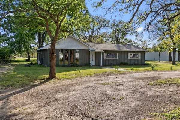 $375,000 | 2338 North Tool Drive, Seven Points, TX 75143