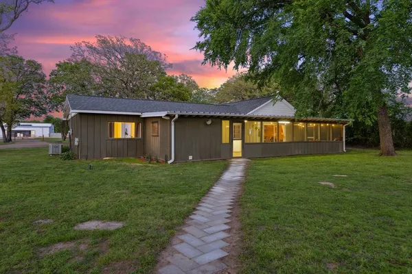 $375,000 | 2338 North Tool Drive, Seven Points, TX 75143