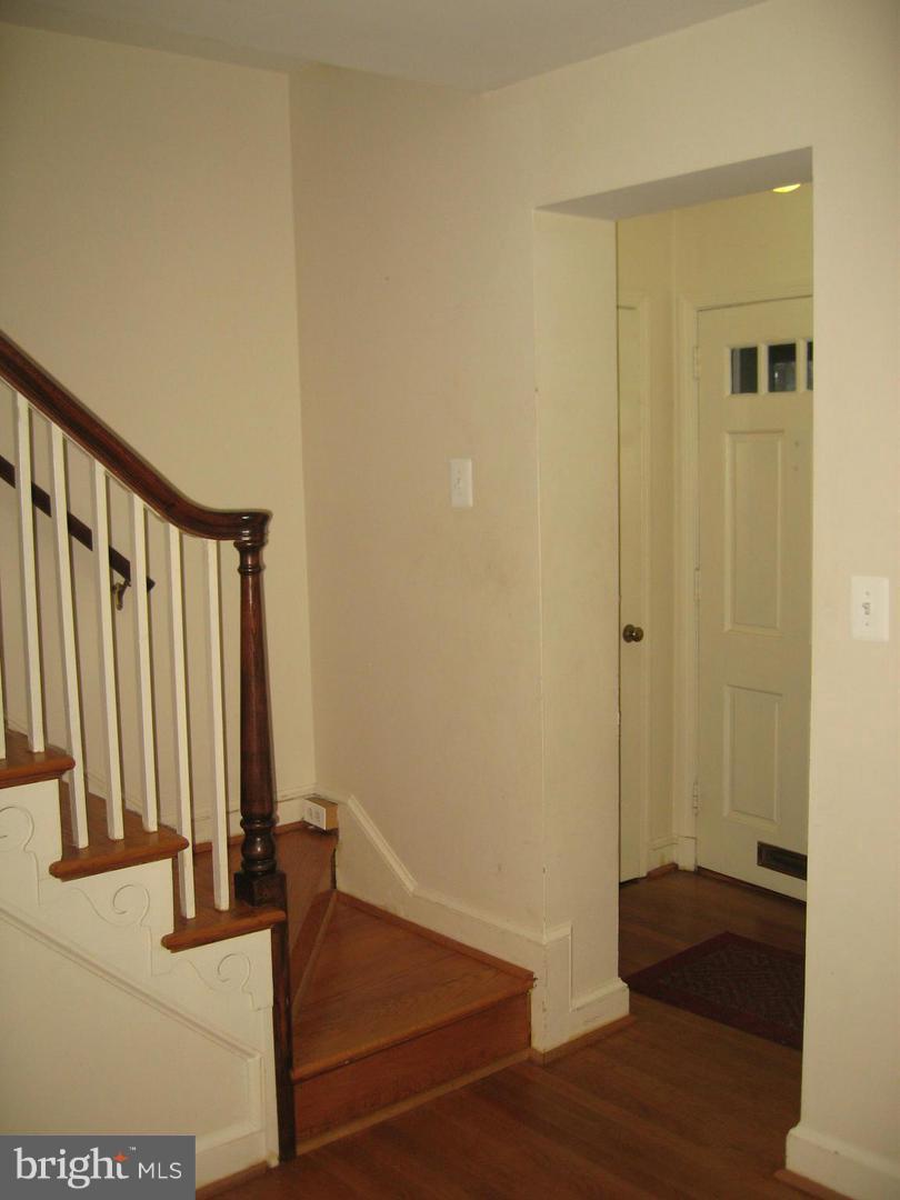 5226 Elliott Road Bethesda, MD 20816 - Photo 2 of 31 Entrance/ Foyer