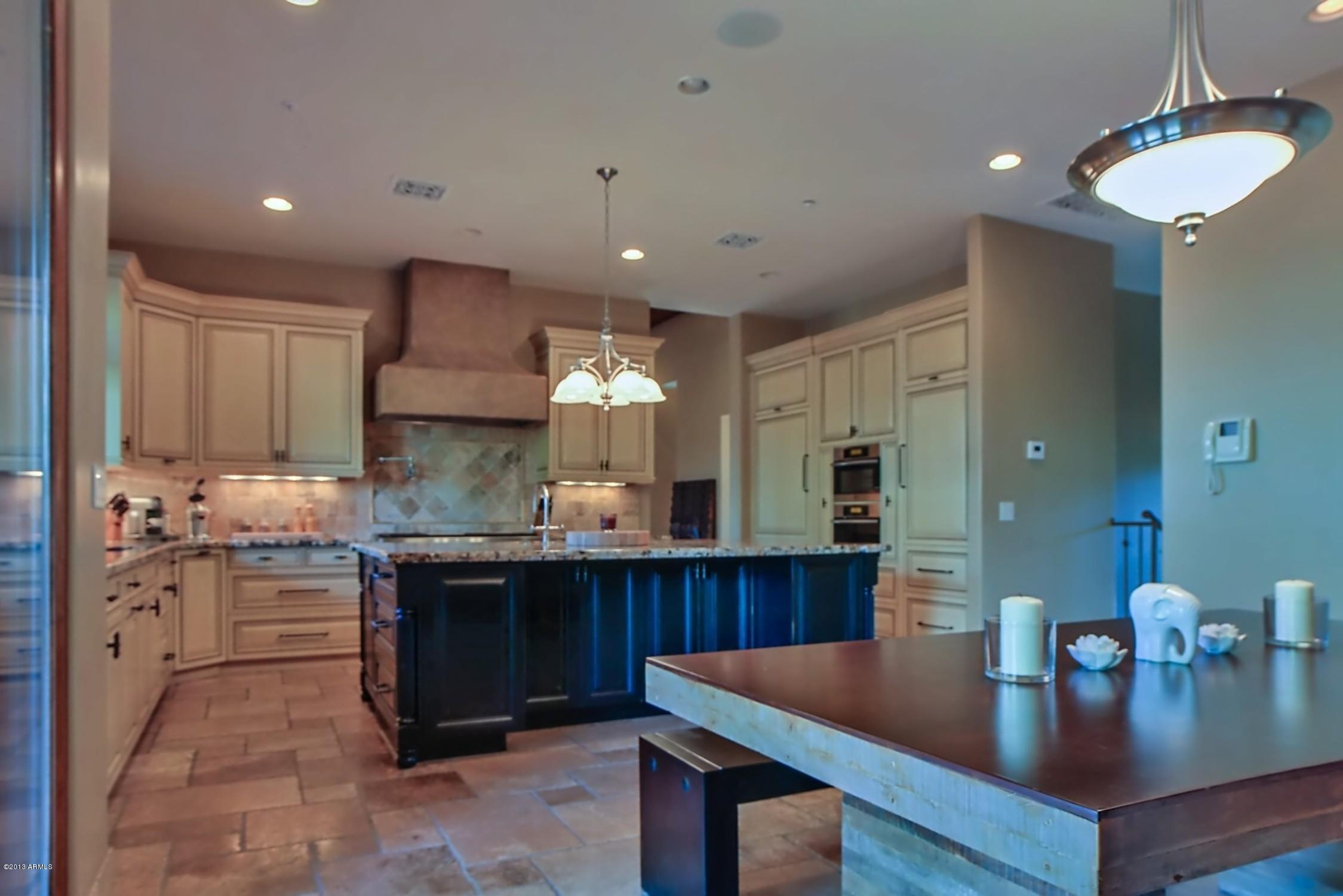 6407 East Catesby Road Paradise Valley, AZ 85253 - Photo 10 of 34 catesbykitchen