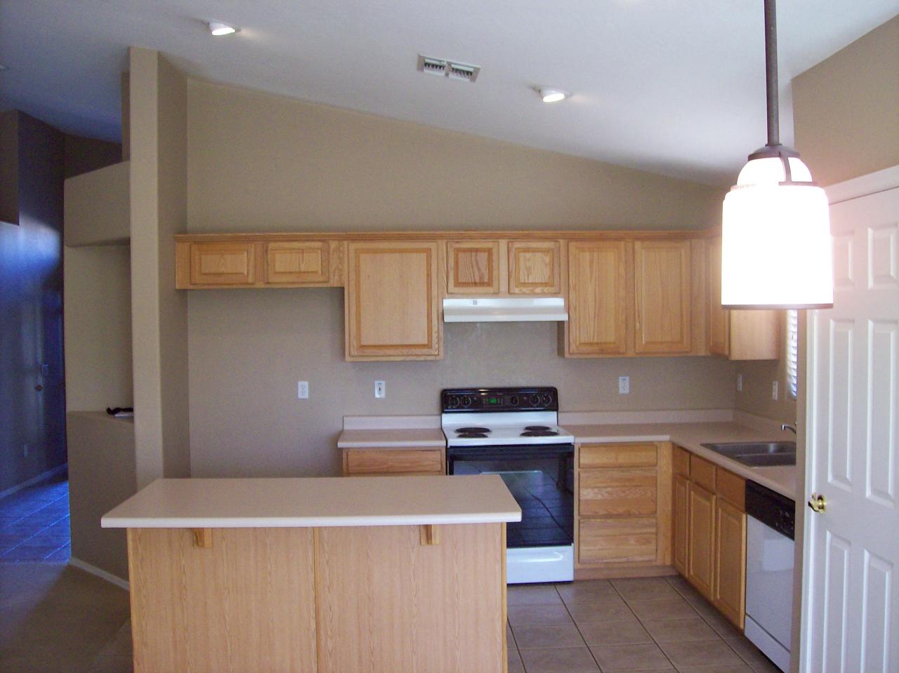3359 East Chickadee Road Gilbert, AZ 85297 - Photo 3 of 13 Kitchen