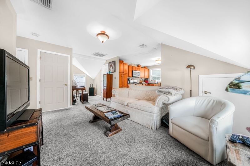 12 Main Road Montville, NJ 07045 - Photo 4 of 11