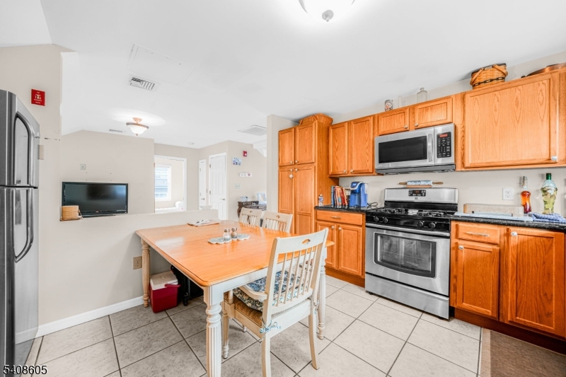 12 Main Road Montville, NJ 07045 - Photo 6 of 11