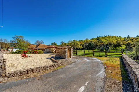 $3,100,000 | 3061 North Avenue, Napa, CA 94558