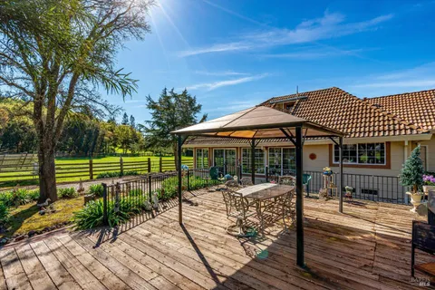 $3,100,000 | 3061 North Avenue, Napa, CA 94558