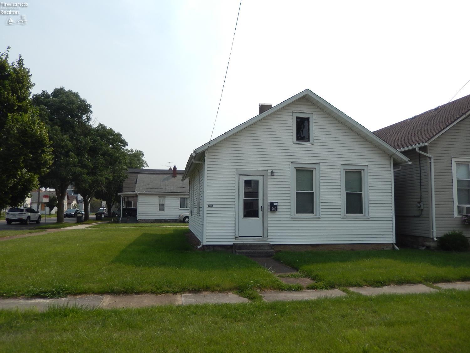 702 Perry Street Sandusky, OH 44870 - Photo 2 of 6 Gallery Image 2