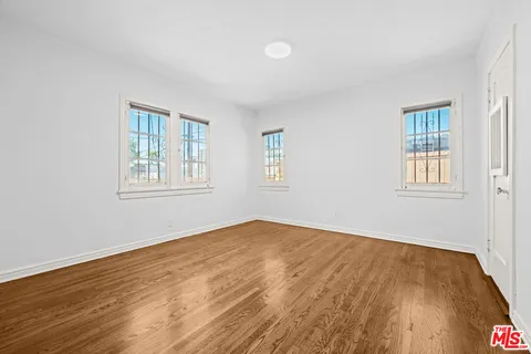 $1,650,000 | 637 North Detroit Street, Los Angeles, CA 90036