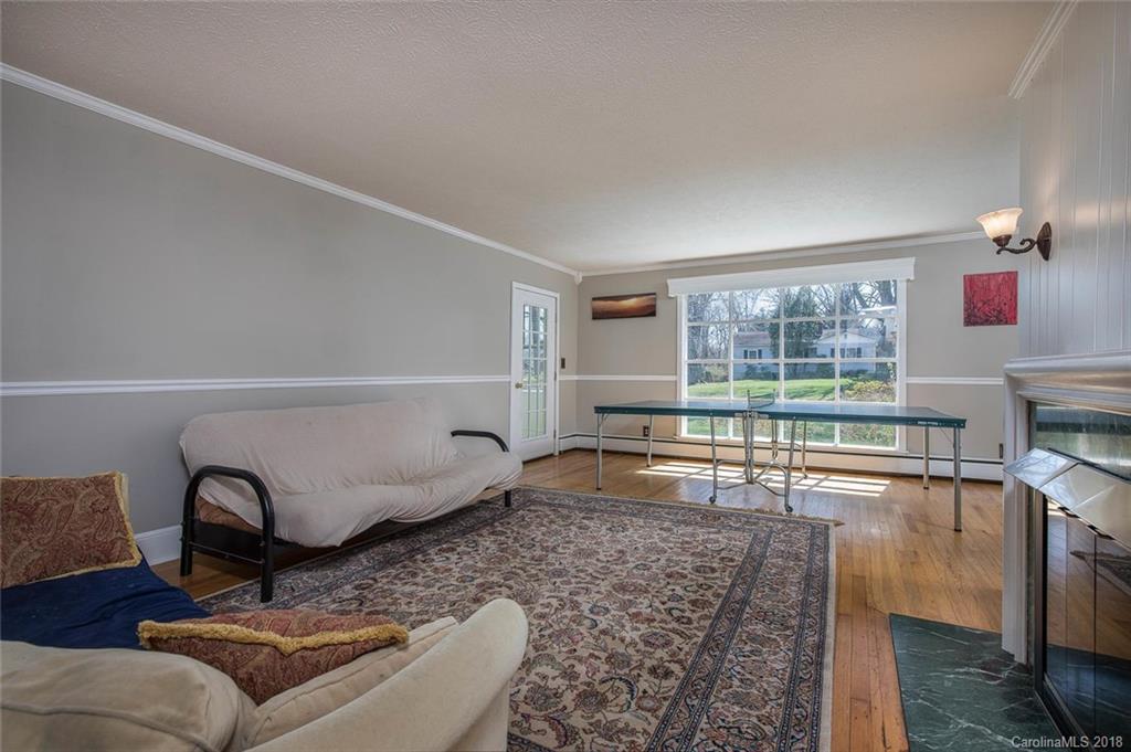 513 Higate Road Hendersonville, NC 28791 - Photo 7 of 34 Gallery Image 7