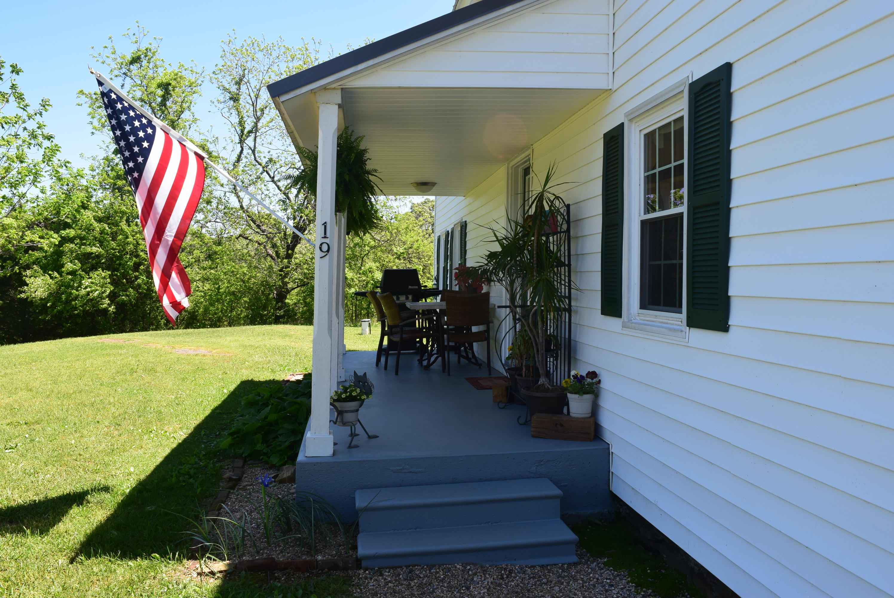 19 Dillon Cabin Road Moneta, VA 24121 - Photo 4 of 30 DSC_0020