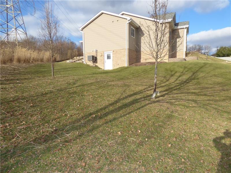 132 Rustic Ridge Drive Pittsburgh, PA 15239 - Photo 23 of 25 Side yard