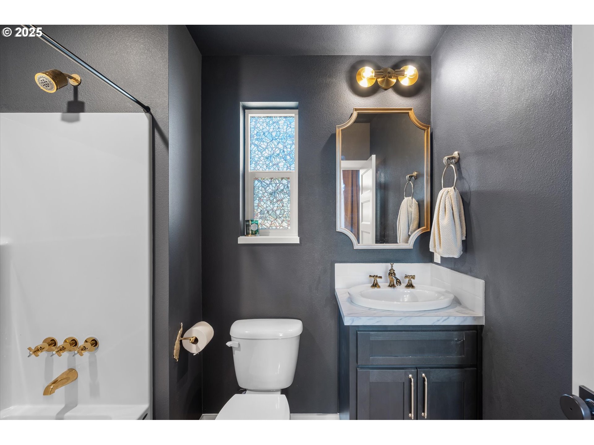 810 Taylor Road Kalama, WA 98625 - Photo 23 of 35 a bathroom with a sink and a mirror