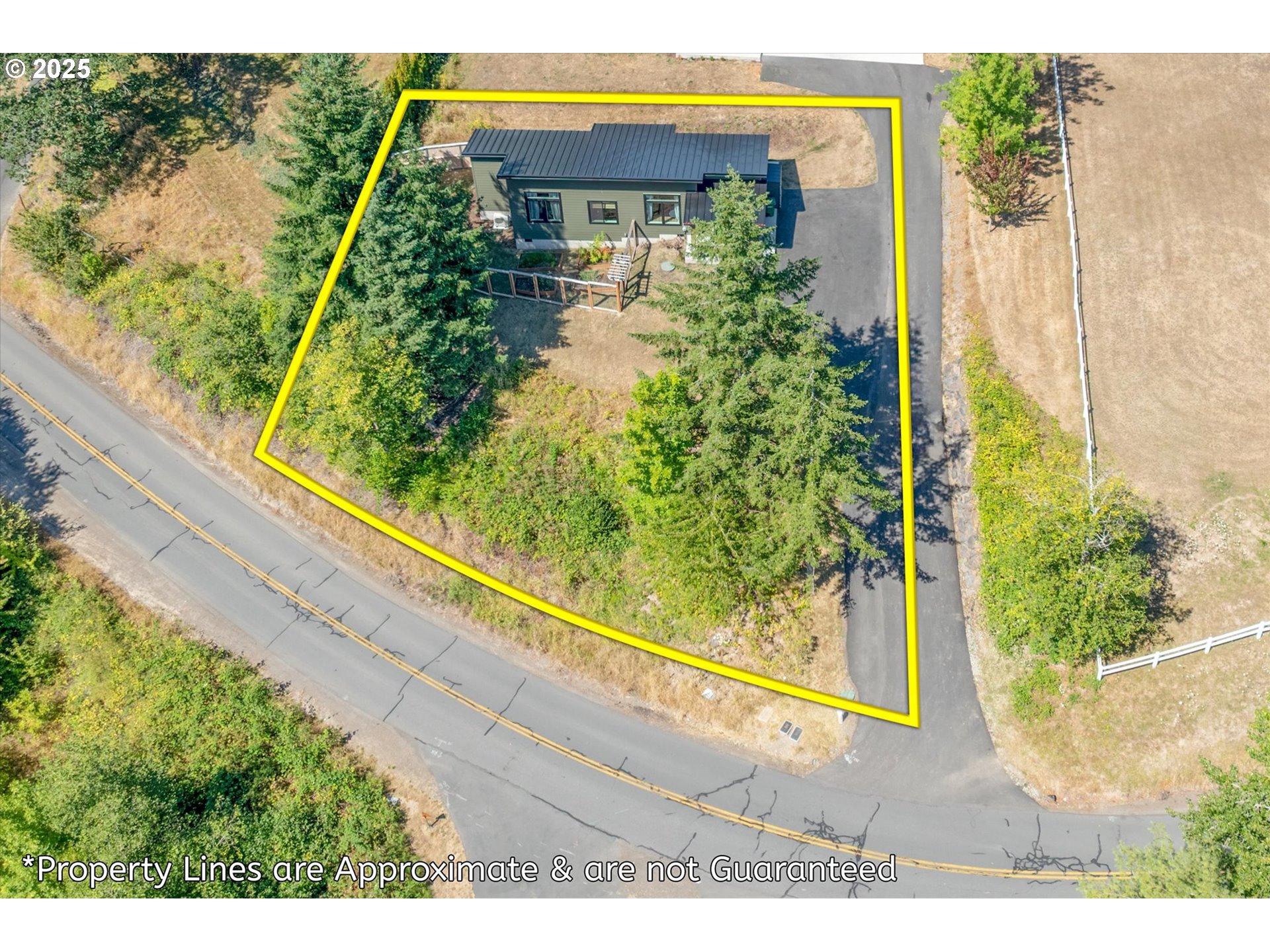 810 Taylor Road Kalama, WA 98625 - Photo 35 of 35 a view of a garden from a balcony