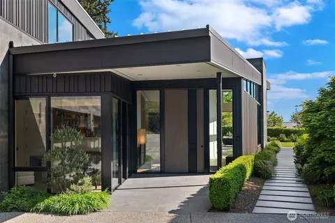 $9,950,000 | 9345 Northeast 19th Street, Clyde Hill, WA 98004