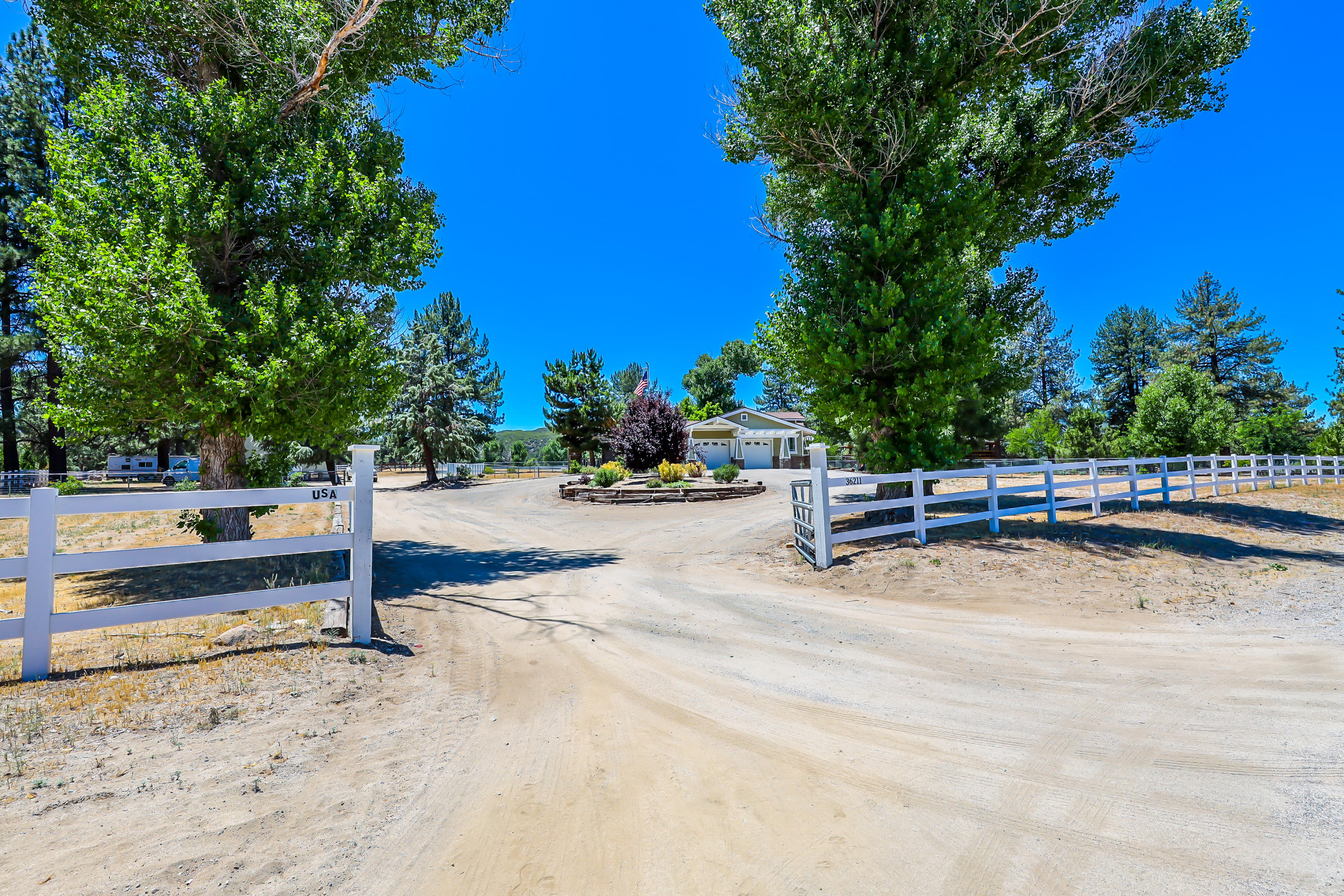 36211 Tool Box Spring Road Mountain Center, CA 92561 - Photo 2 of 26 a view of a basket ball ground