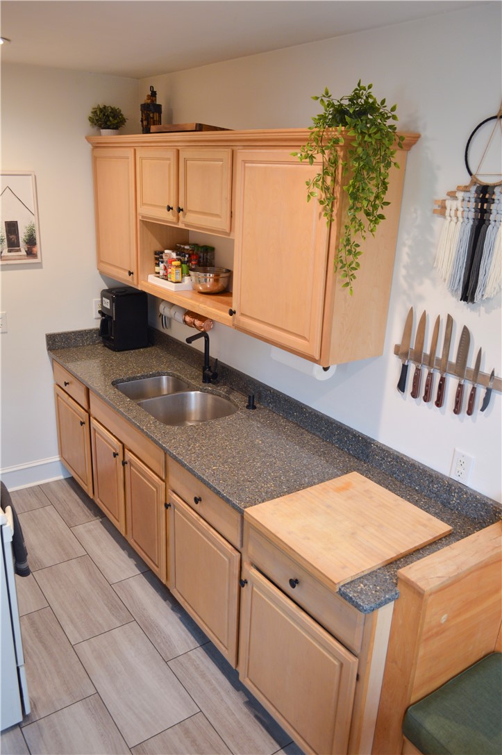 147 Hines Road Cumberland, RI 02864 - Photo 8 of 35 Gallery Image 8