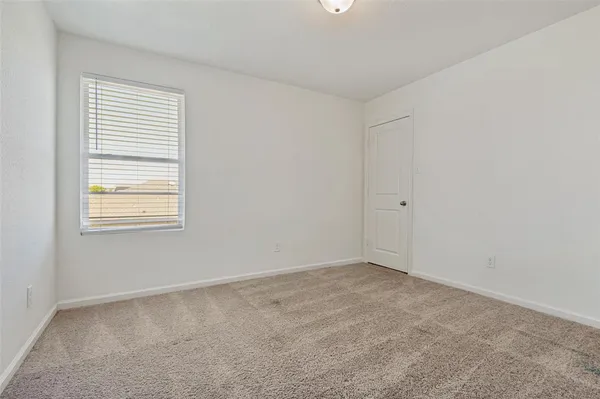 $2,600 | 2430 Sagebrush Drive, Glenn Heights, TX 75154
