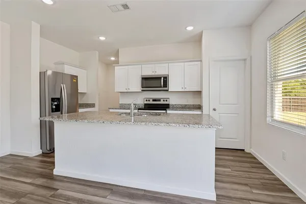$2,600 | 2430 Sagebrush Drive, Glenn Heights, TX 75154