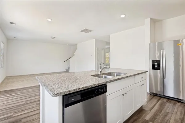 $2,600 | 2430 Sagebrush Drive, Glenn Heights, TX 75154