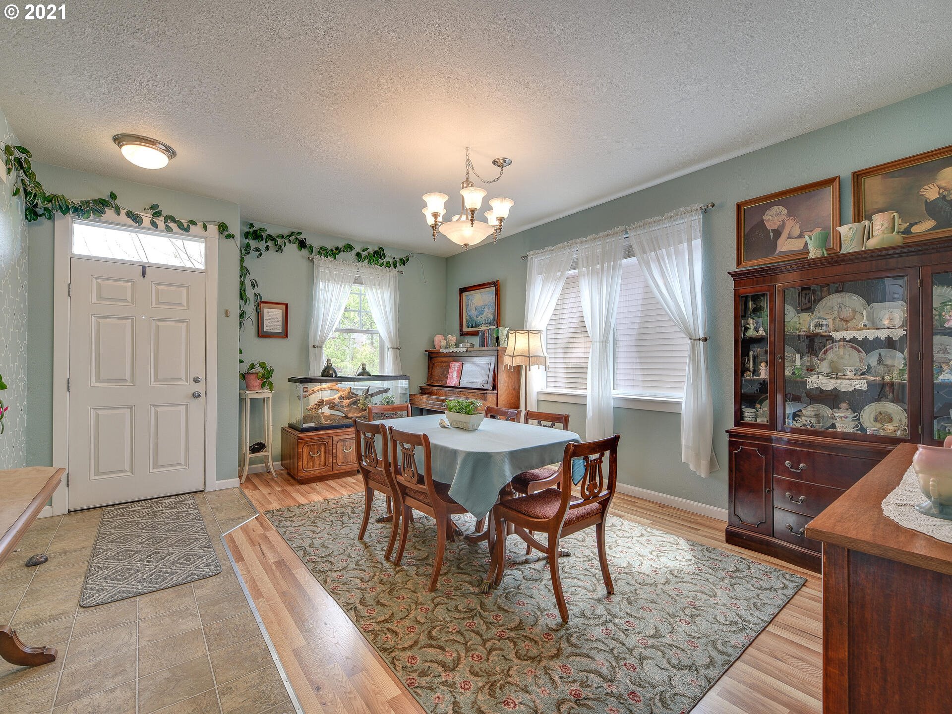 18351 Tupper Road Sandy, OR 97055 - Photo 5 of 32 Gallery Image 5