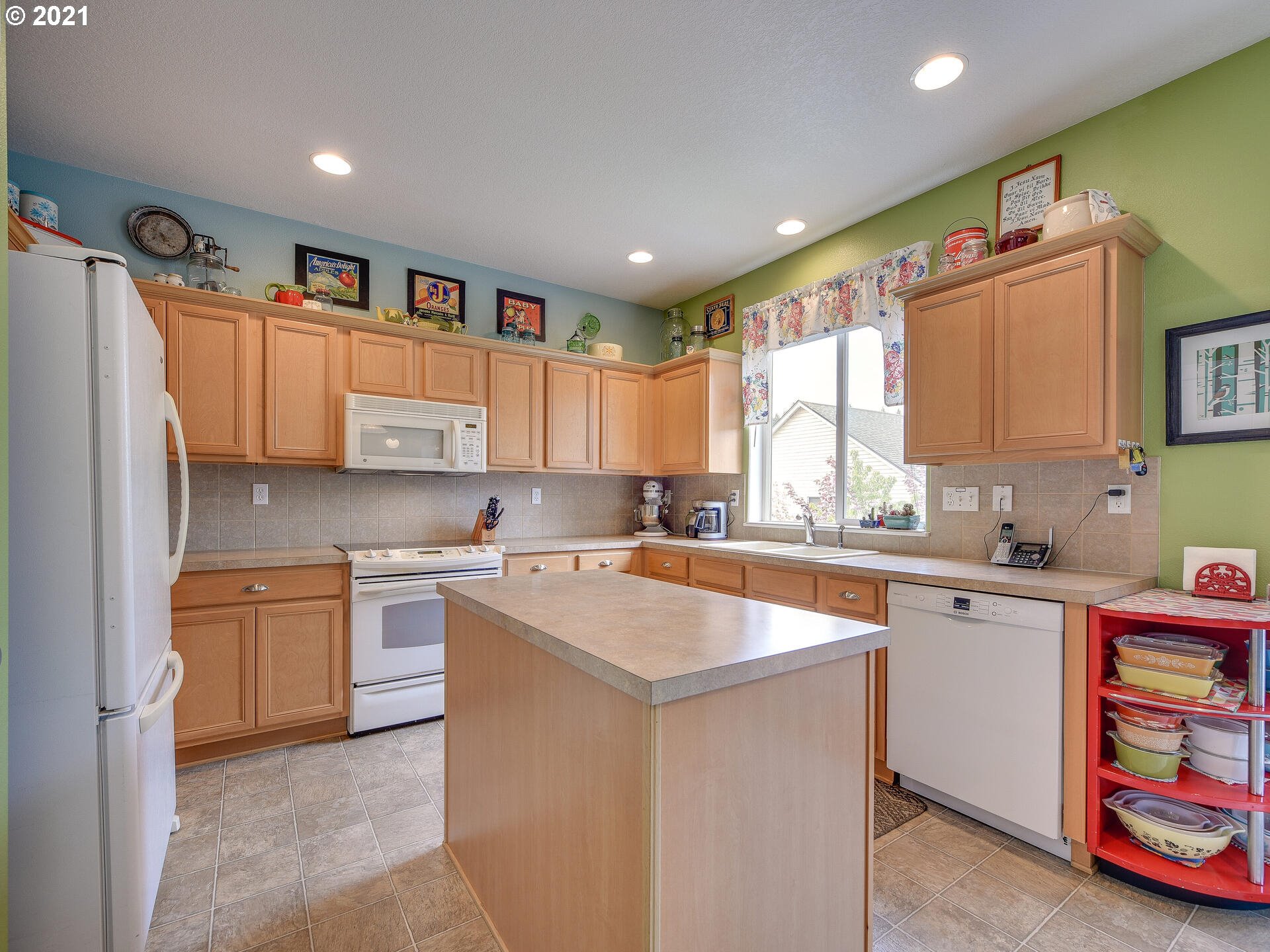 18351 Tupper Road Sandy, OR 97055 - Photo 7 of 32 Gallery Image 7