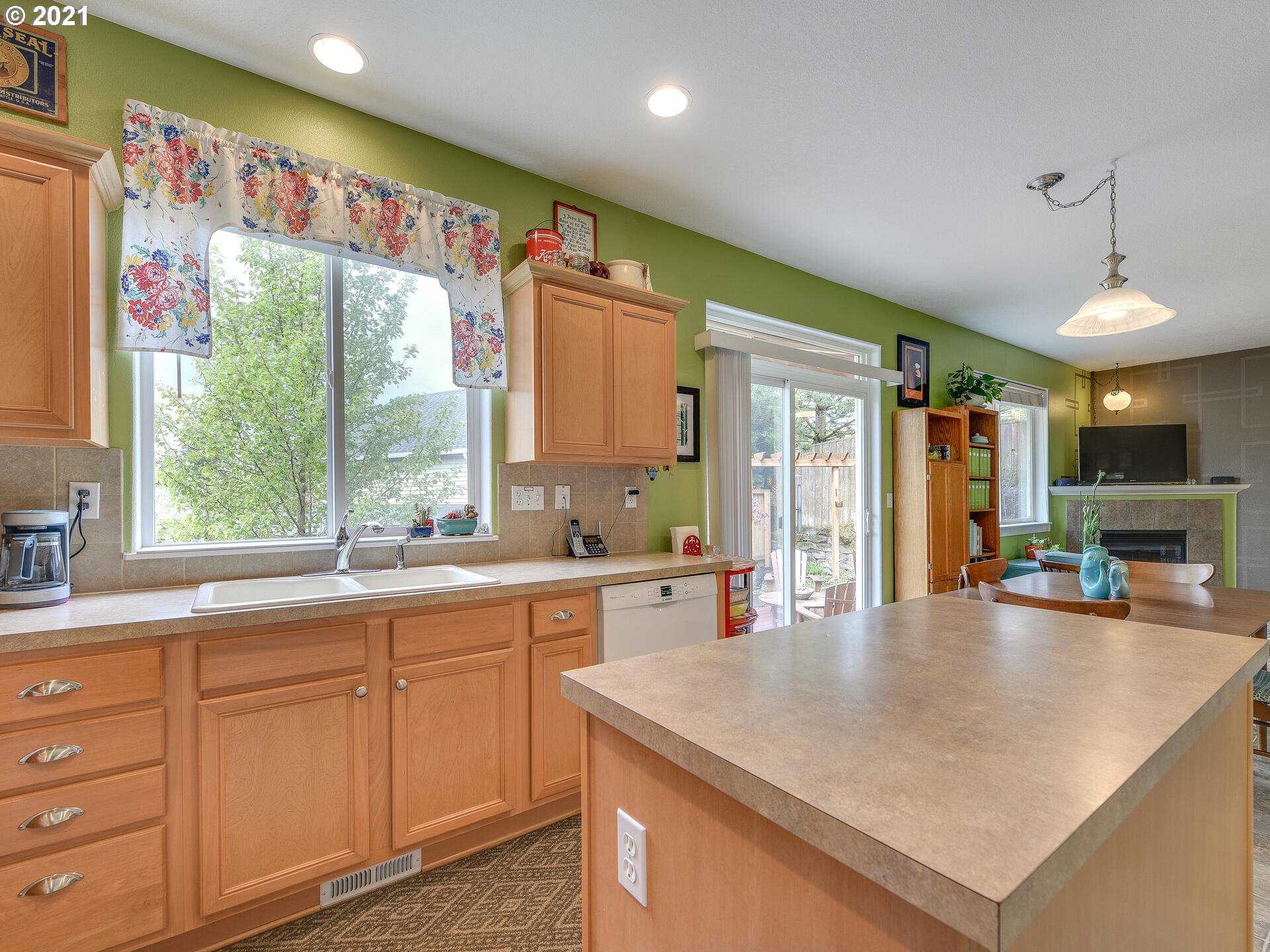 18351 Tupper Road Sandy, OR 97055 - Photo 8 of 32 Gallery Image 8