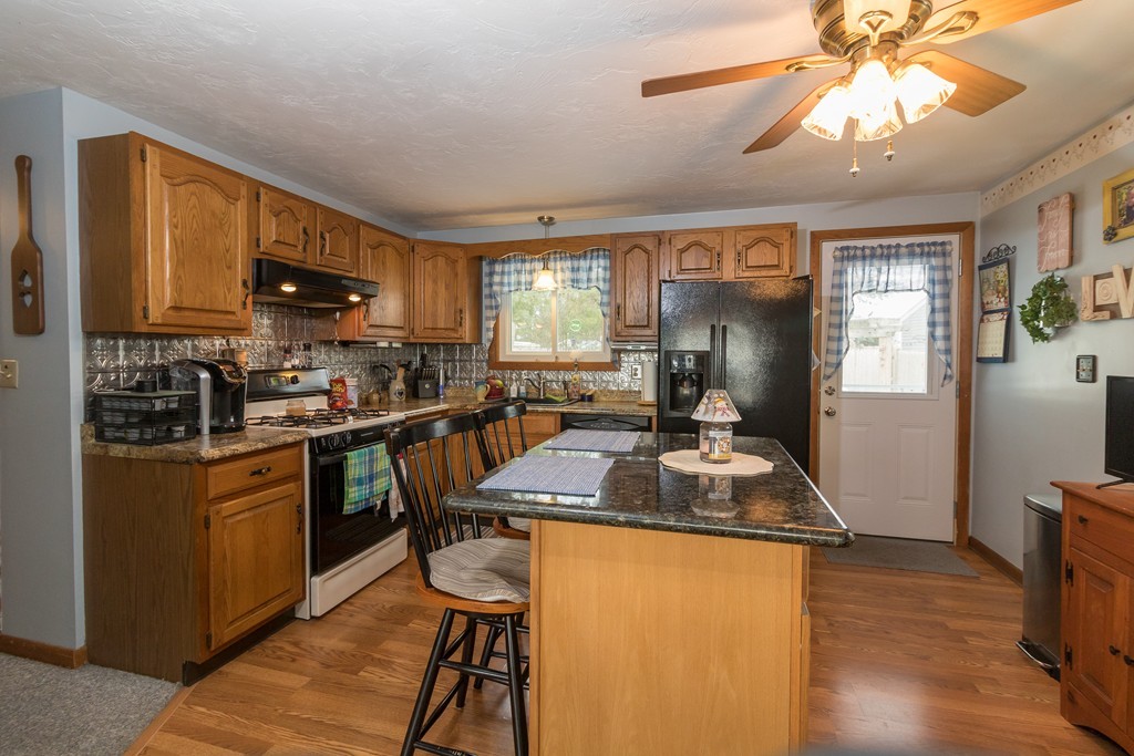 132 Glen Charlie Road Wareham, MA 02538 - Photo 9 of 20 Gallery Image 9