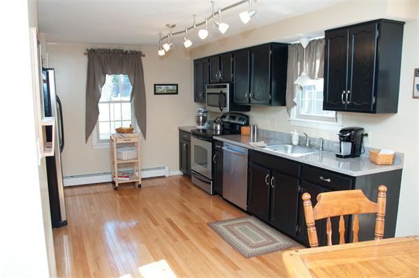 1 Merriam Way Upton, MA 01568 - Photo 4 of 20 Gallery Image 4