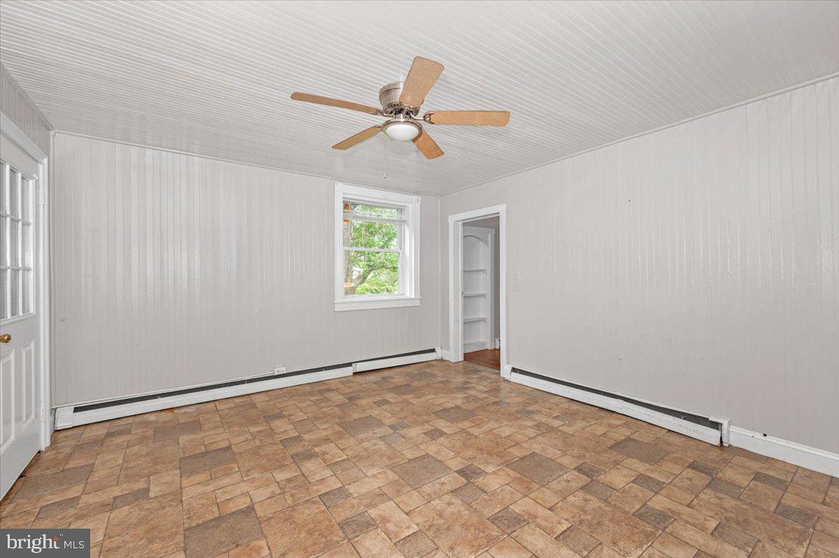 576 Halltown Road Harpers Ferry, WV 25425 - Photo 20 of 63
