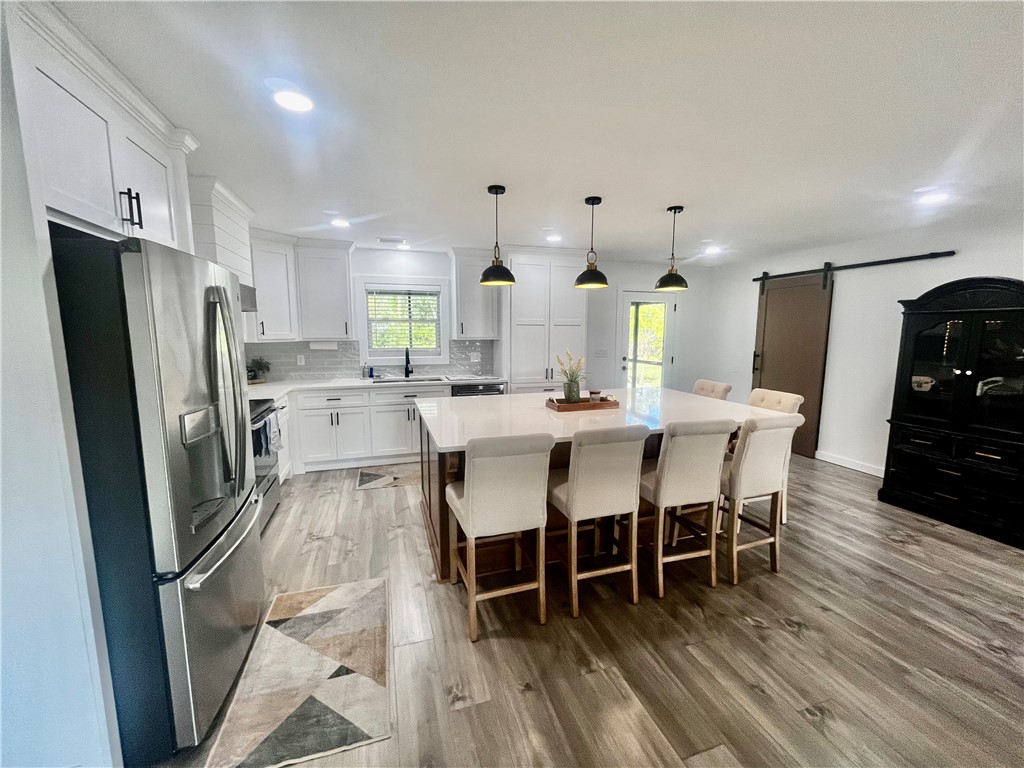 377 Midway Circle Brunswick, GA 31523 - Photo 3 of 12