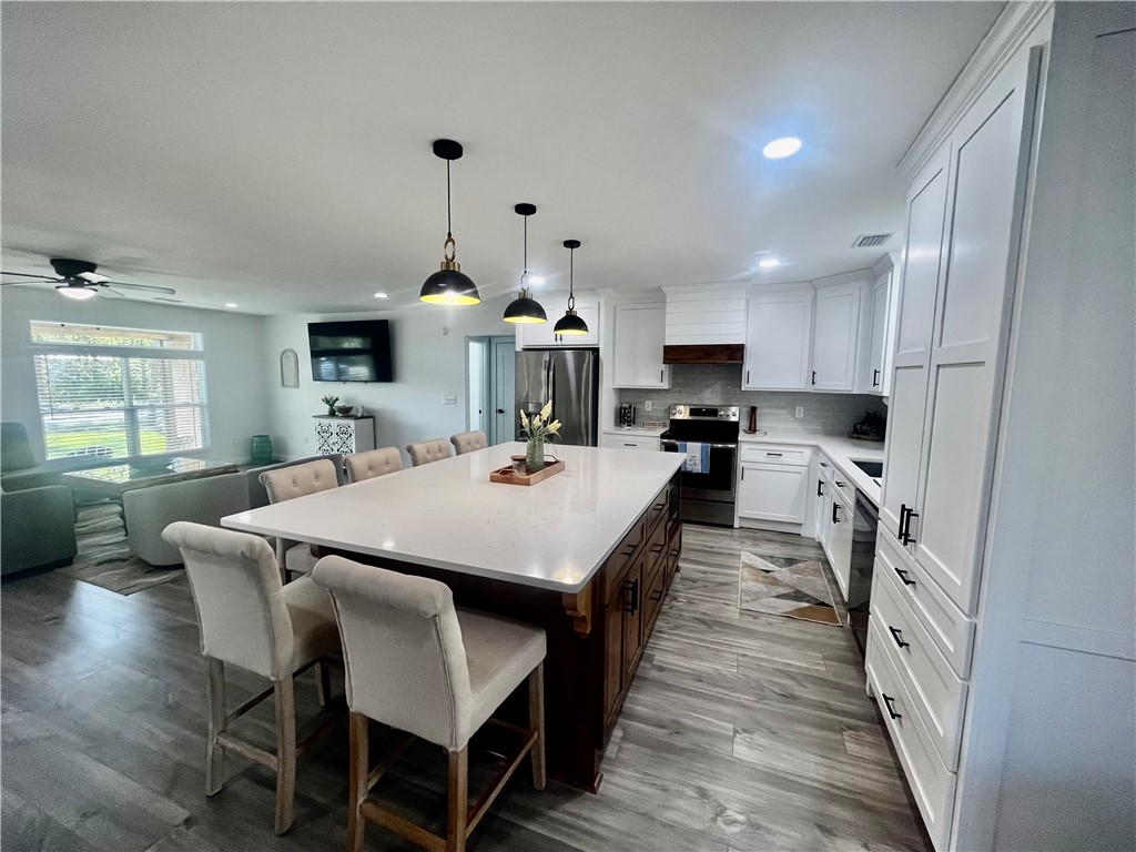 377 Midway Circle Brunswick, GA 31523 - Photo 4 of 12