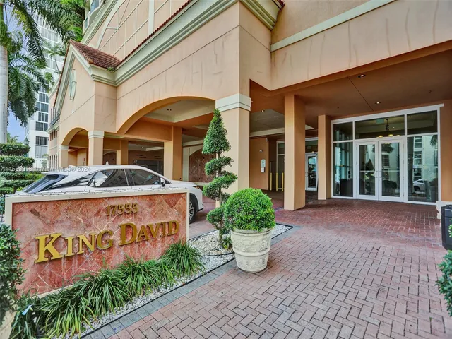 $7,900 | 17555 Atlantic Boulevard, Unit 1101, Sunny Isles Beach, FL 33160