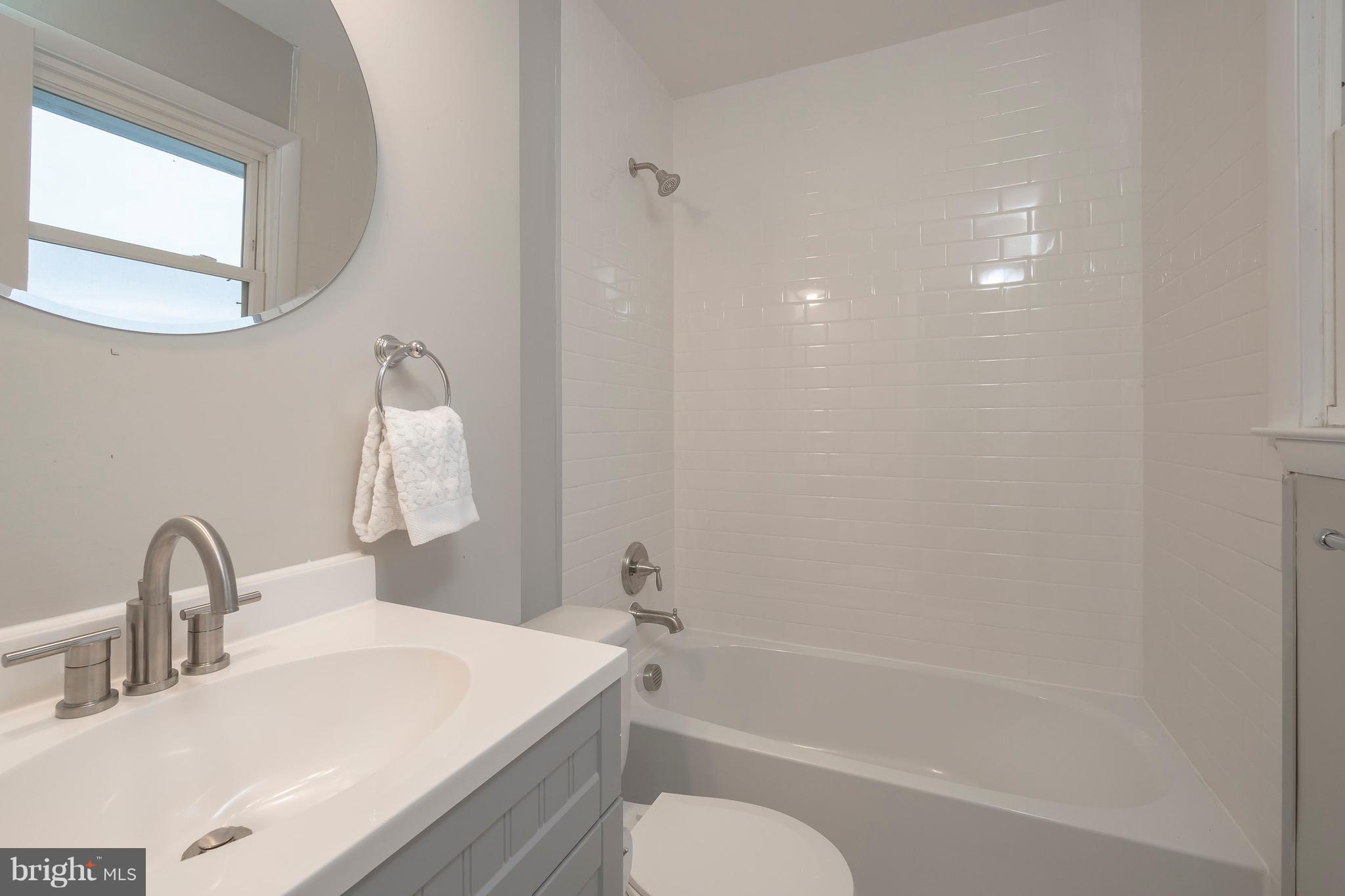 5790 Partlow Road Partlow, VA 22534 - Photo 17 of 30 Bath (Master)