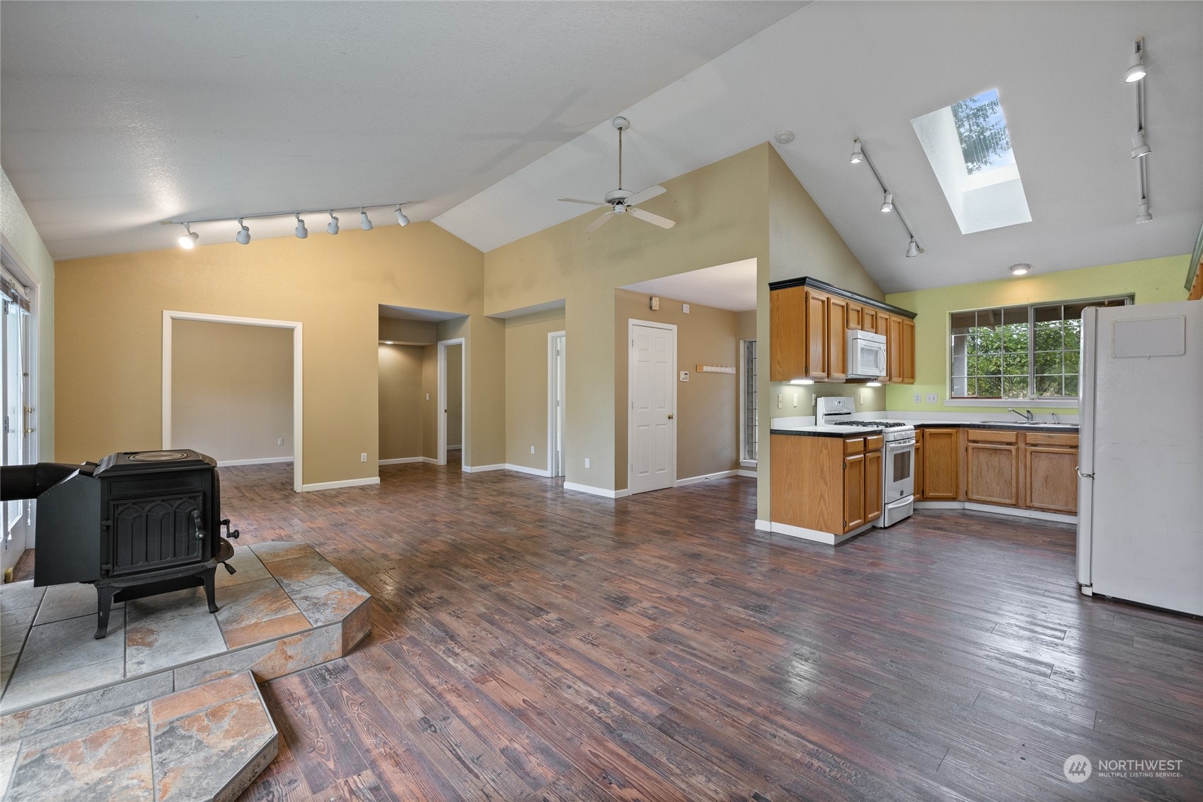 7507 Johnson Road Southeast Olympia, WA 98513 - Photo 6 of 25 Gallery Image 6